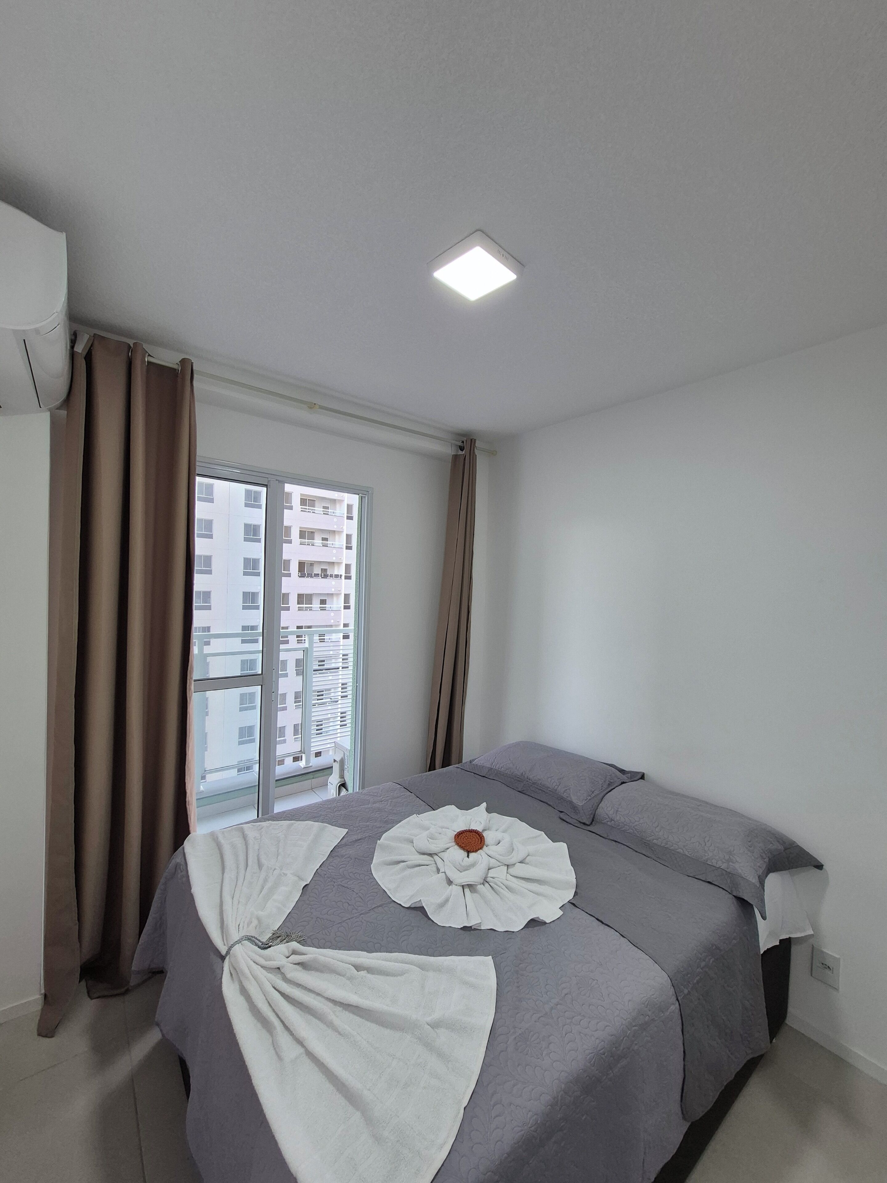 2 quartos, ferros/tábuas de passar roupa, Wi-Fi, roupa de cama