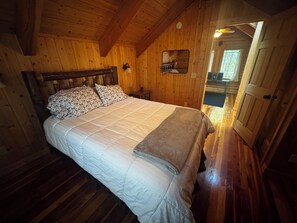 Iron/ironing board, WiFi, bed sheets - Trout Lake Cabin Retreat (Crosslake)