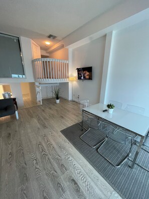 Interior - Balcony Duplex M9 (Miami Beach)