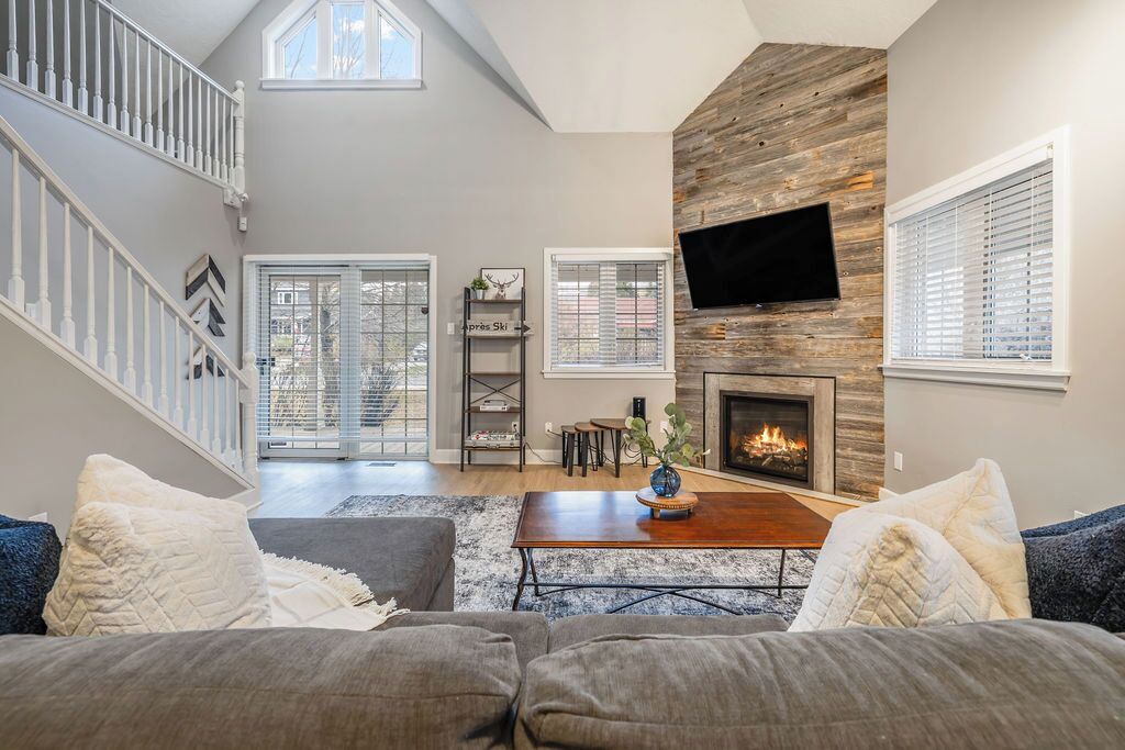 Liisa's Lodge (Pet Friendly) | Living area