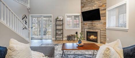 Liisa's Lodge (Pet Friendly) | Living area