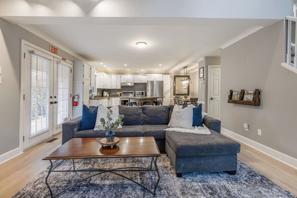 Liisa's Lodge (Pet Friendly) | Living area