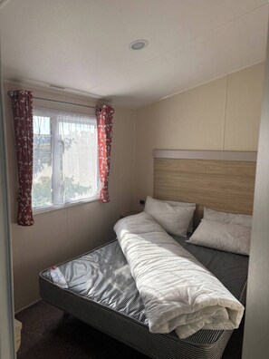 House, 4 Bedrooms, Balcony, Mountain View | 4 bedrooms - Singh&leite Family Caravan 10 (Clacton-on-Sea)