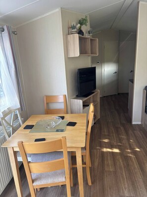 Casa, 4 quartos, sacada, vista para a montanha | Opções para refeição