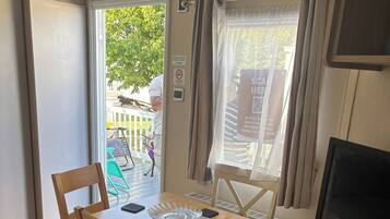 Maison, 4 chambres, balcon, vue montagne | Restauration