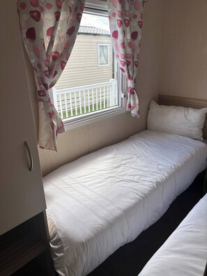 House, 4 Bedrooms, Balcony, Mountain View | 4 bedrooms - Singh&leite Family Caravan 10 (Clacton-on-Sea)