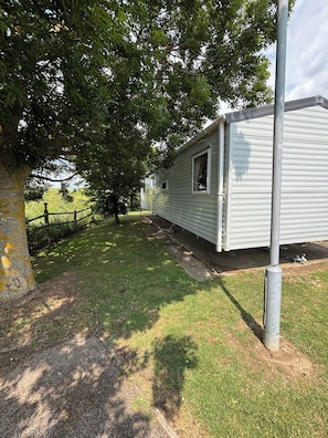 House, 4 Bedrooms, Balcony, Mountain View | Property grounds