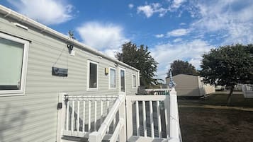 House, 4 Bedrooms, Balcony, Mountain View | Property grounds