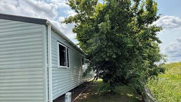 House, 4 Bedrooms, Balcony, Mountain View | Property grounds