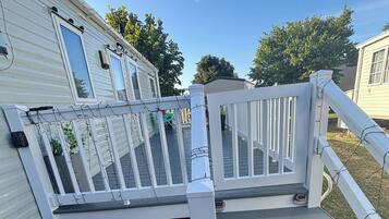 House, 4 Bedrooms, Balcony, Mountain View | Property grounds