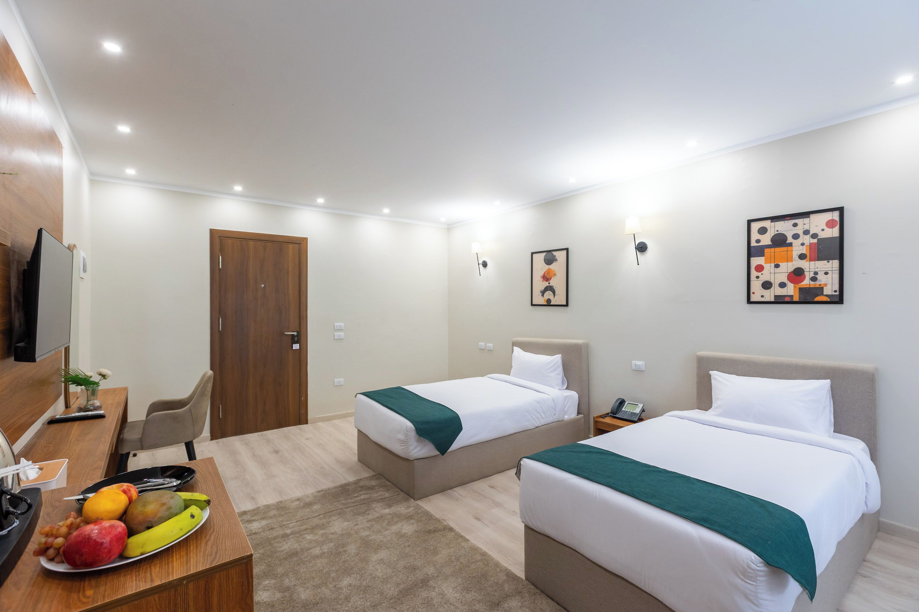 Quarto duplo standard | Frigobar, cofres nos quartos, escrivaninha, cortinas blackout