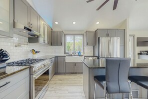 Fridge, microwave, stovetop, dishwasher - Outdoor Wonderland! Home 12 Mi to Lake George (Fort Ann)