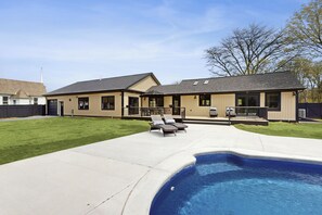A heated pool - Outdoor Wonderland! Home 12 Mi to Lake George (Fort Ann)