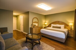 Tabla de planchar con plancha, wifi, ropa de cama