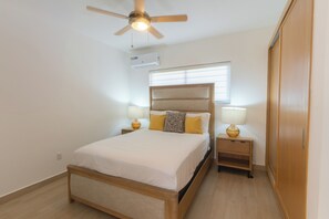 Iron/ironing board, WiFi, bed sheets - Welcoming 3-bedroom house with AC in Sosúa beach town (Sosúa)