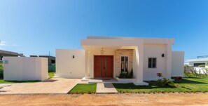 Exterior - Welcoming 3-bedroom house with AC in Sosúa beach town (Sosúa)
