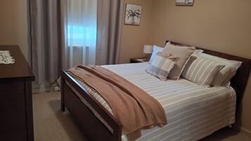 4 habitaciones, tabla de planchar con plancha y wifi gratis