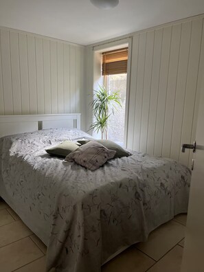 Bügeleisen/Bügelbrett, WLAN, Bettwäsche