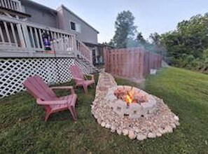 Terrace/patio - Charming 3-bedroom house with AC in the Country (Harrison)