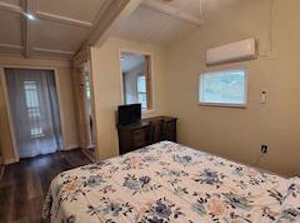 3 bedrooms, in-room safe, iron/ironing board, free WiFi - Charming 3-bedroom house with AC in the Country (Harrison)