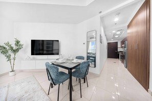 House - Stayshort - Studio Sleeps 2 in Business Bay With Canal Views (Dubai)