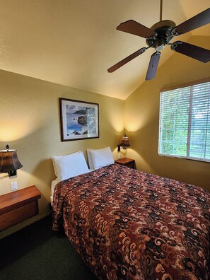 Laptop workspace, blackout drapes, iron/ironing board - Lighthouse Pointe Resort (Point Arena)