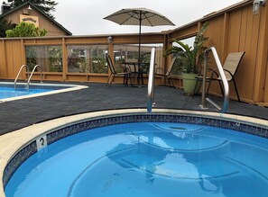Outdoor spa tub - Lighthouse Pointe Resort (Point Arena)