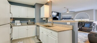 9 Mi to UNCG & Dtwn: Suburban Family Condo