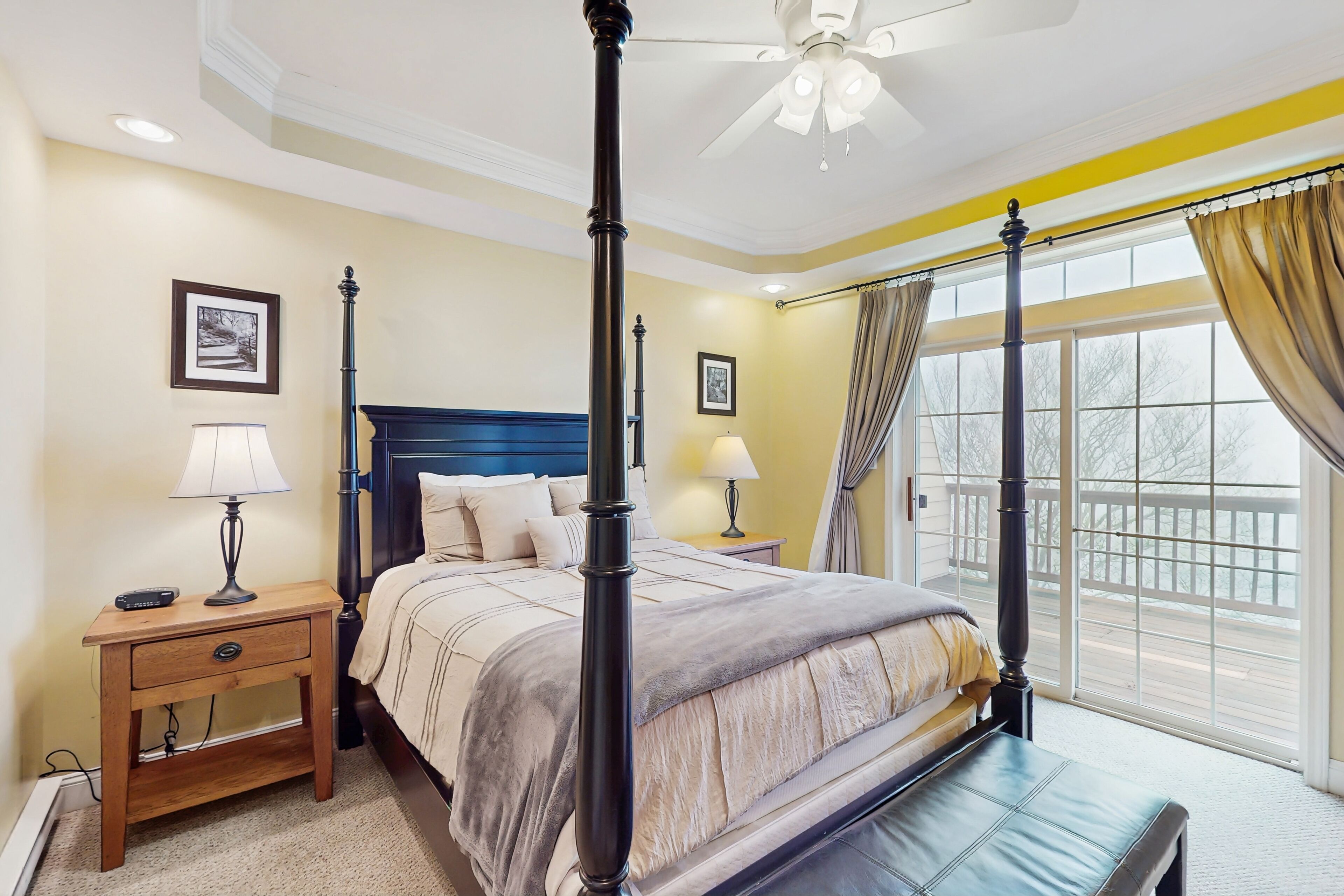 Iron/ironing board, Internet, bed sheets