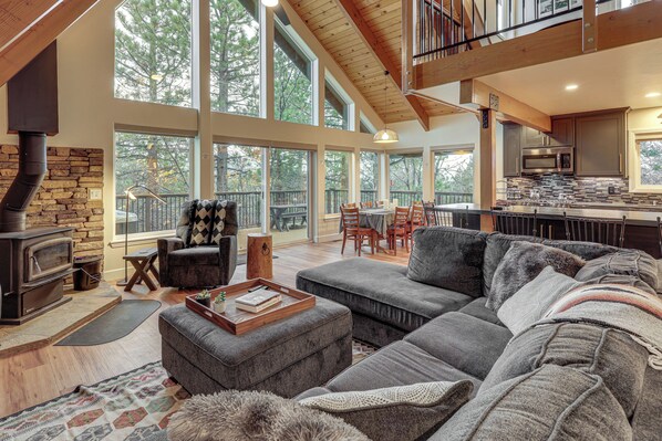 TV, fireplace, books - Retreat w/ Hot Tub: Bear Mountain Ski Slope View (Big Bear Lake)