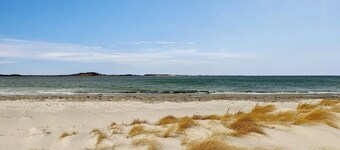 Private beachfront escape on Coffins Beach w/ amazing views & private beach