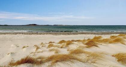 Private beachfront escape on Coffins Beach w/ amazing views & private beach