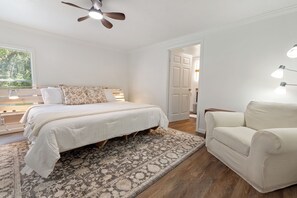 3 soverom, skrivebord, wi-fi (inkludert) og sengetøy