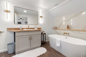 Hårføner, håndklær, såpe og sjampo