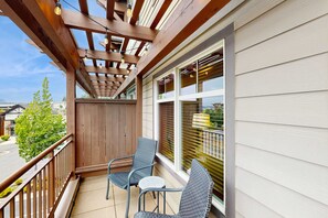Property grounds - Walkable Getaway – 2BR Steps from Dining & Trails (Coeur d'Alene)