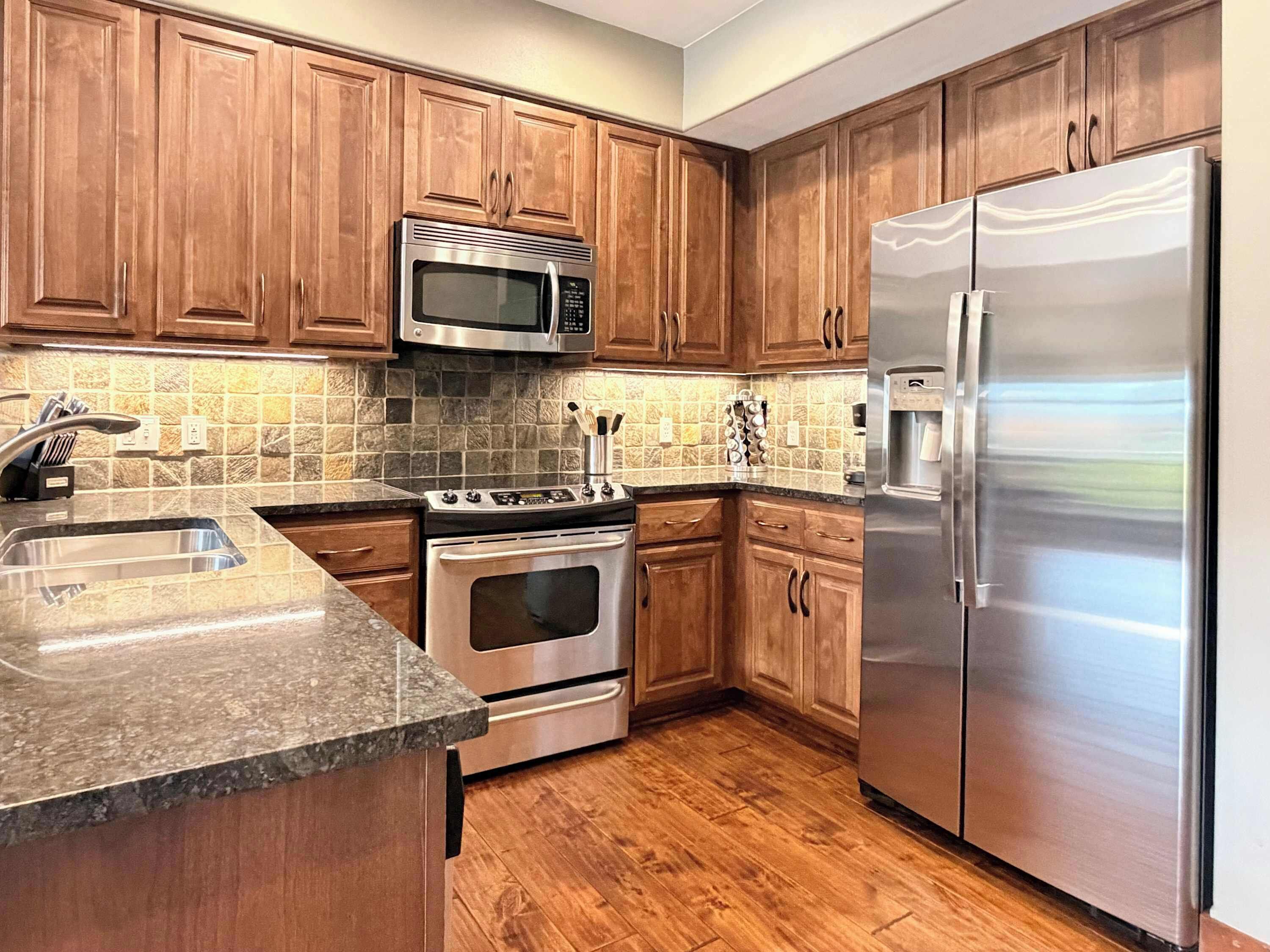 Fridge, microwave, oven, stovetop