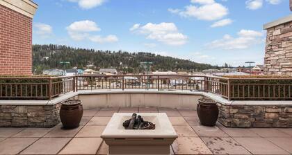 Walkable Getaway 2BR Steps from Dining & Trails