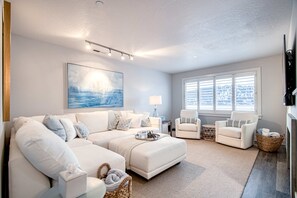 TV, fireplace, offices