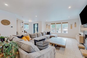 TV, fireplace, offices - 4BR Hot Tub Home | Downtown CDA, Walkable (Coeur d'Alene)