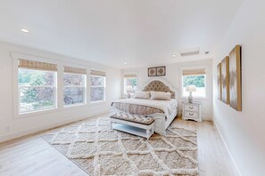 4 bedrooms, desk, iron/ironing board, travel crib - 4BR Hot Tub Home | Downtown CDA, Walkable (Coeur d'Alene)