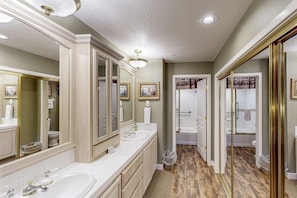 Shower, hair dryer, towels, shampoo