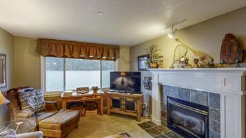 TV, fireplace, offices