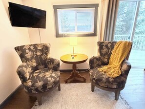 電視、壁爐、 辦公室