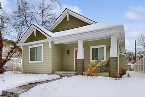 Exterior - Modern 3BR Home, Walk to Downtown CDA (Coeur d'Alene)