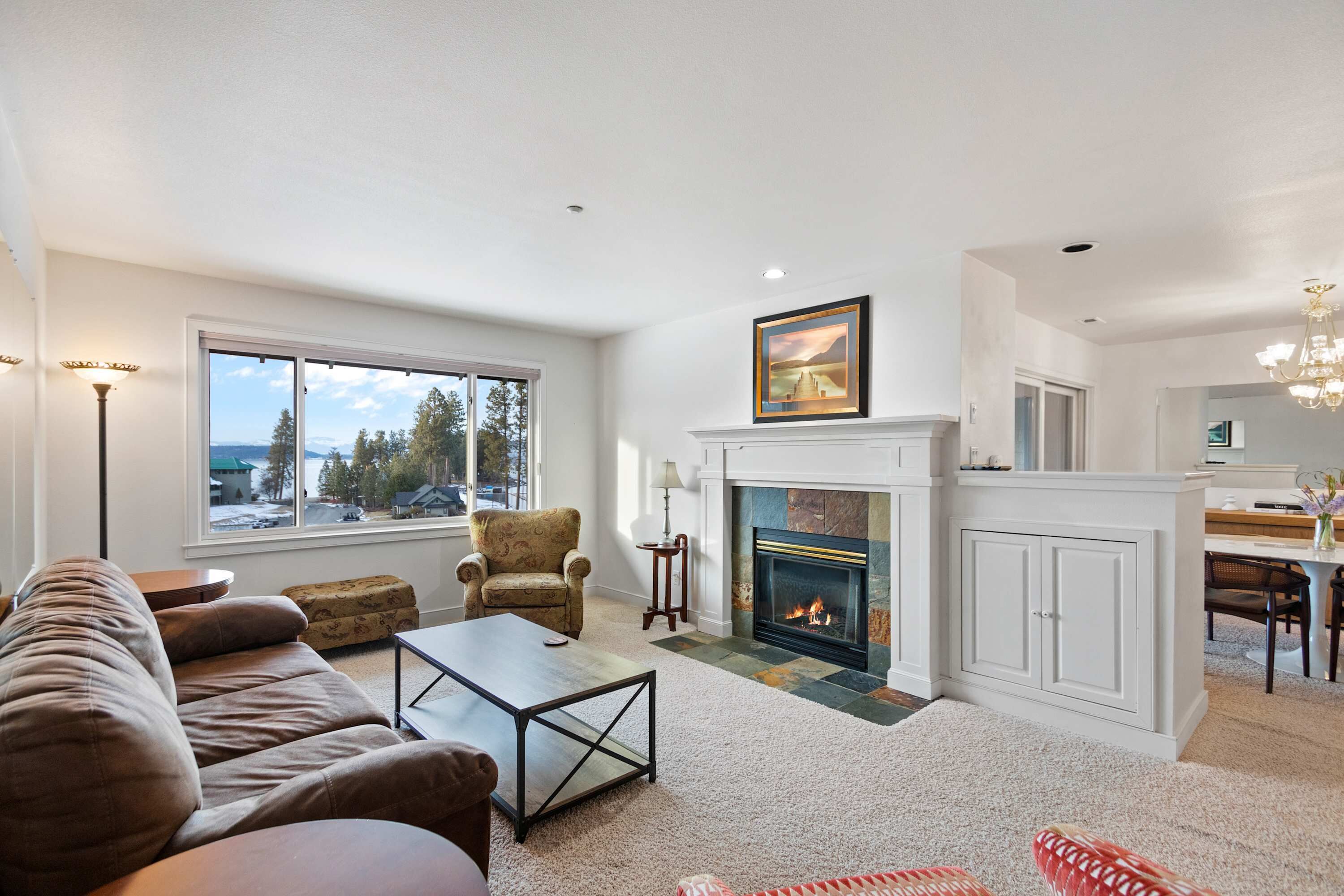 TV, lareira, DVD player, escritórios