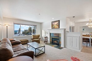 TV, fireplace, DVD player, offices