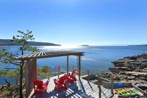 Terrace/patio - Waterfront Serenity on the Sunshine Coast BC*
*90 day min rent due to BC Law (Halfmoon Bay)