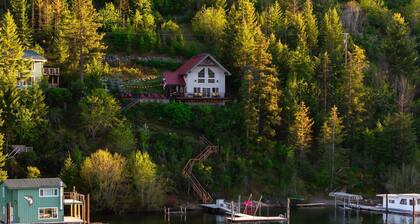 Lake Coeur d'Alene Cabin, Dock & Fire Pit
