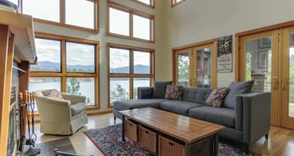 Unwind at Starling Lake House on Hayden Lake