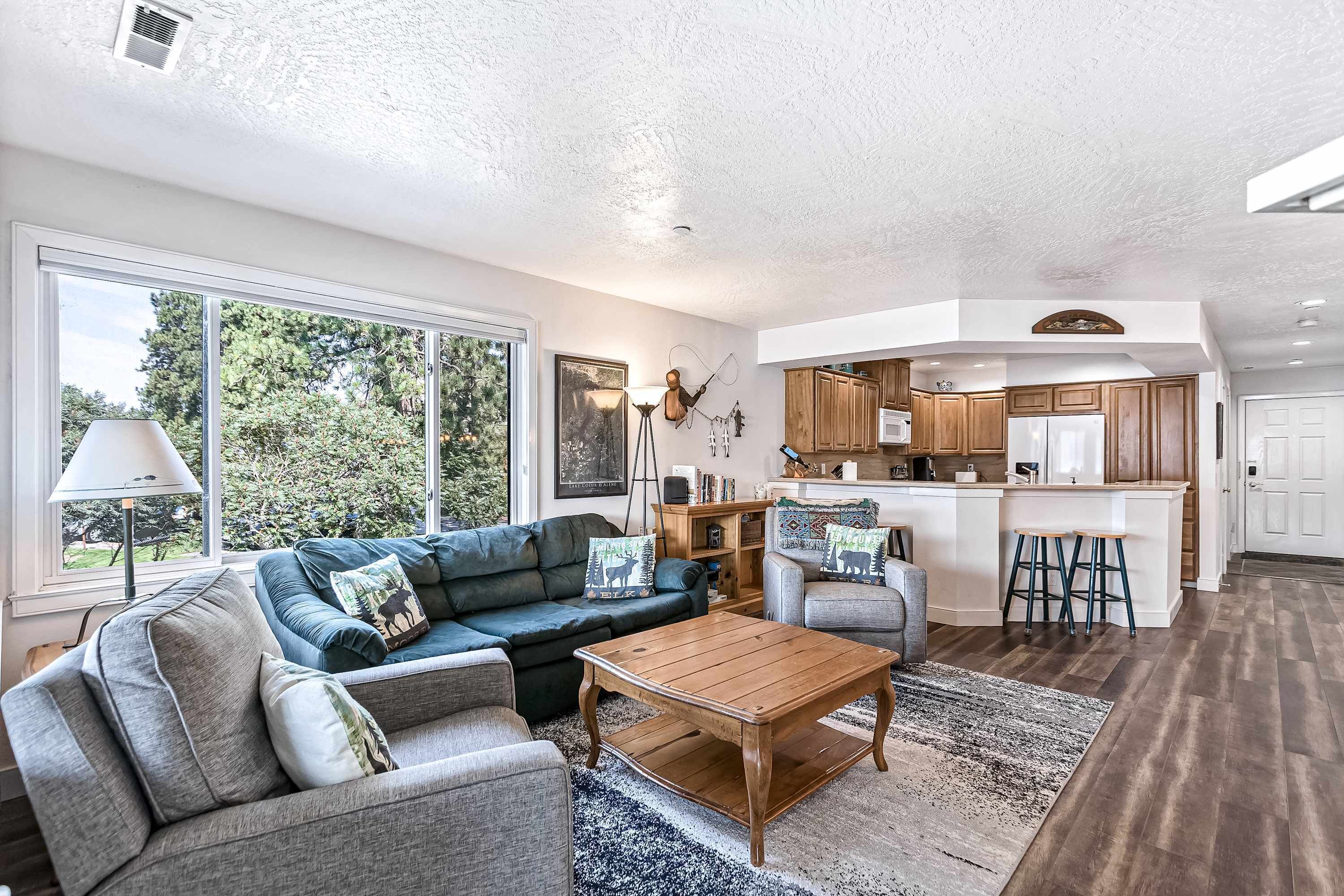 TV, fireplace, DVD player, offices